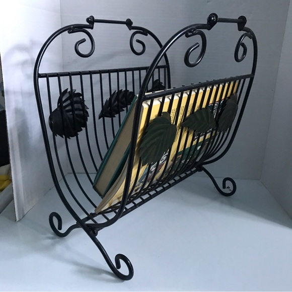 Folding metal book/magazine/album rack with leaf pattern - Picture 2 of 6